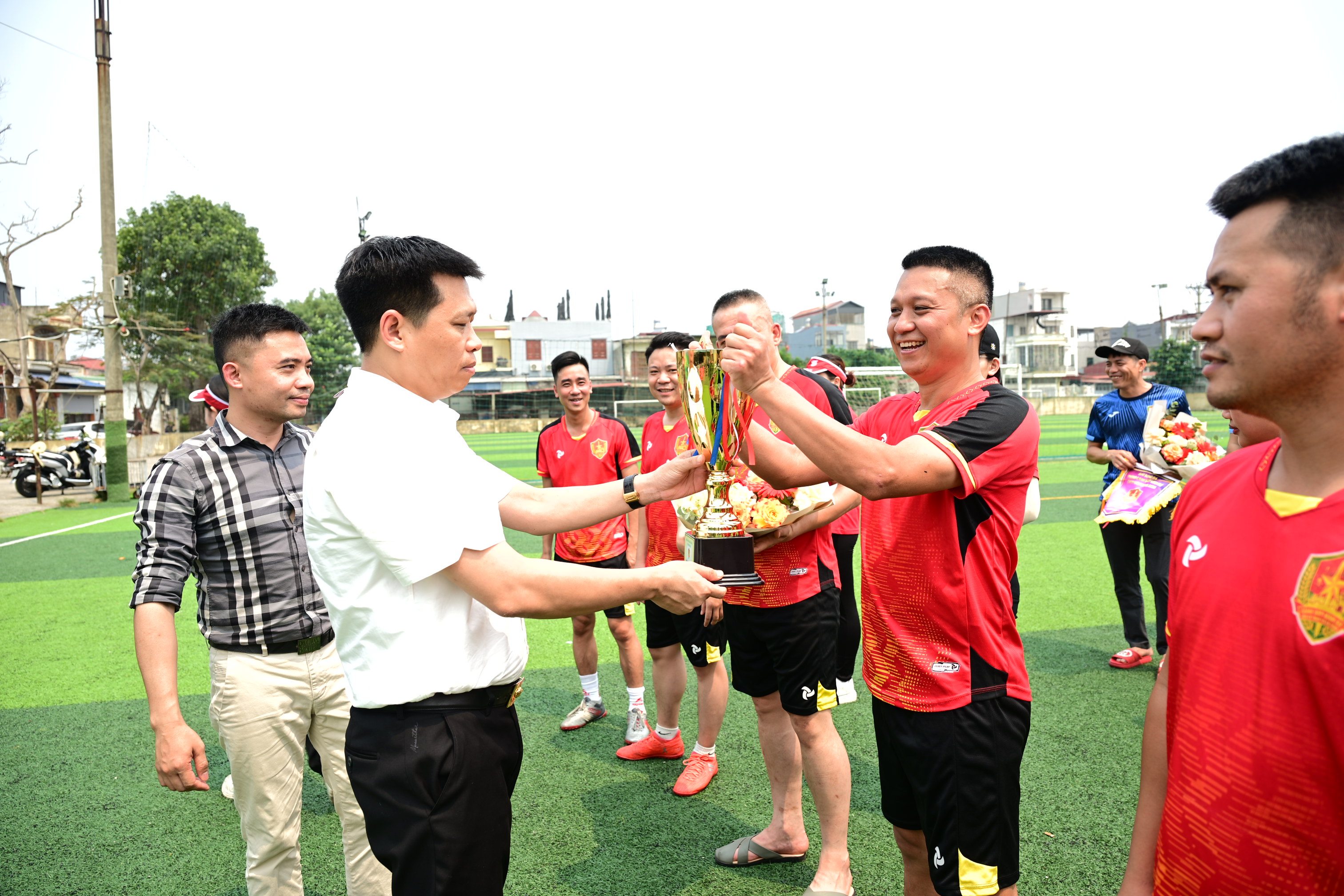 Sôi nổi Giải bóng đá nội bộ chào mừng 80 năm Ngày truyền thống lực lượng Cảnh sát hình sự